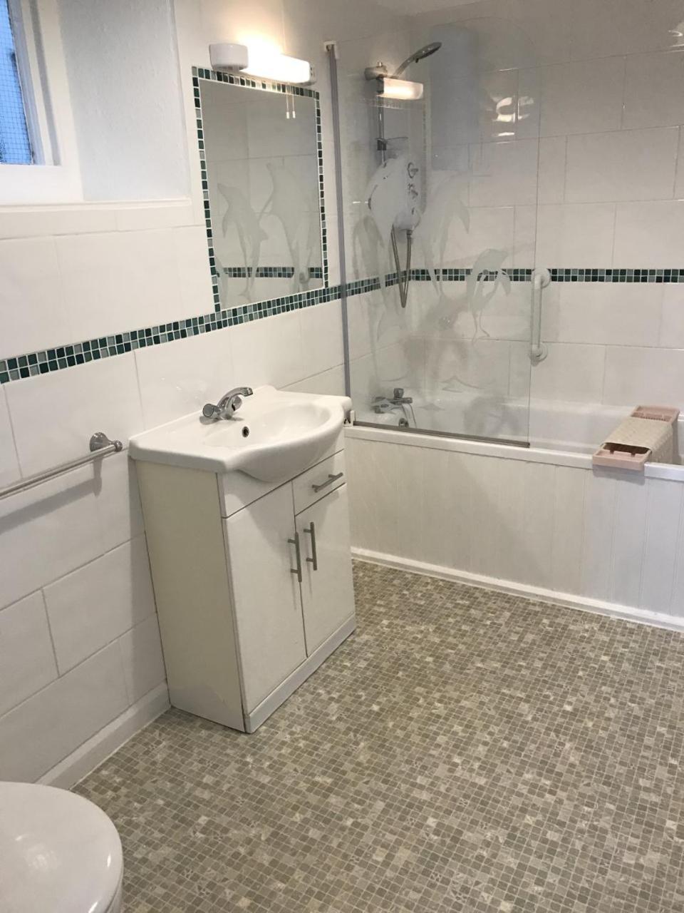 Sunningdale Apartment *