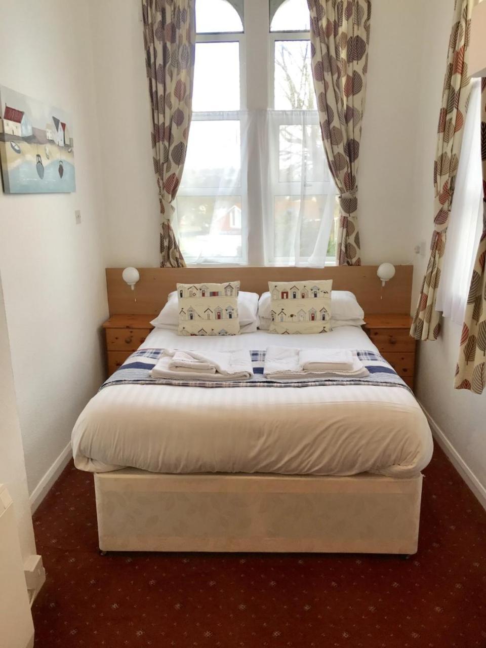 Sunningdale Apartment