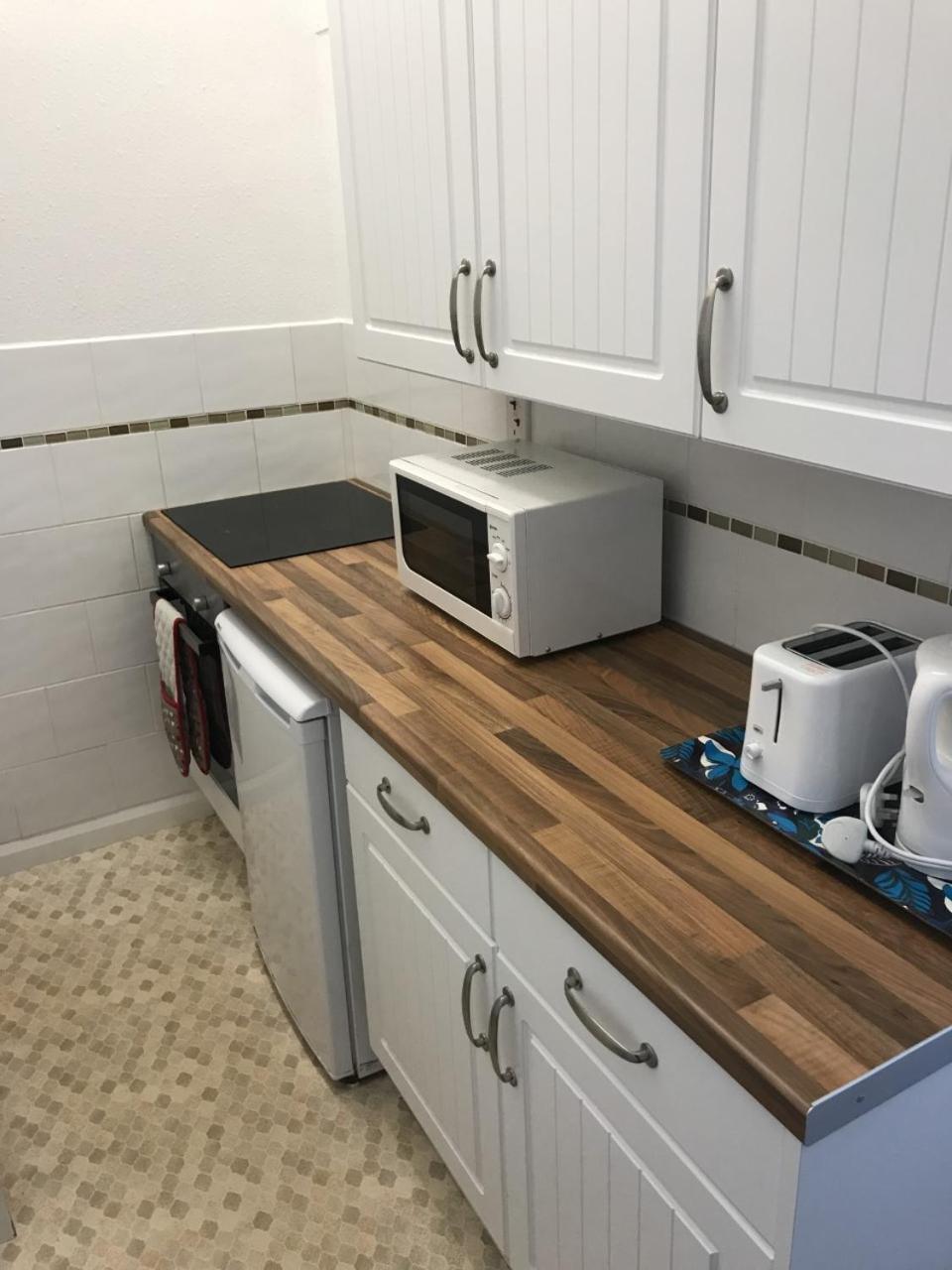 Sunningdale Apartment *